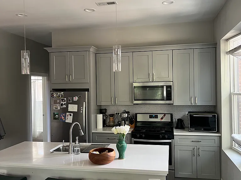 824 N Oakley Blvd #3 — Photo 4