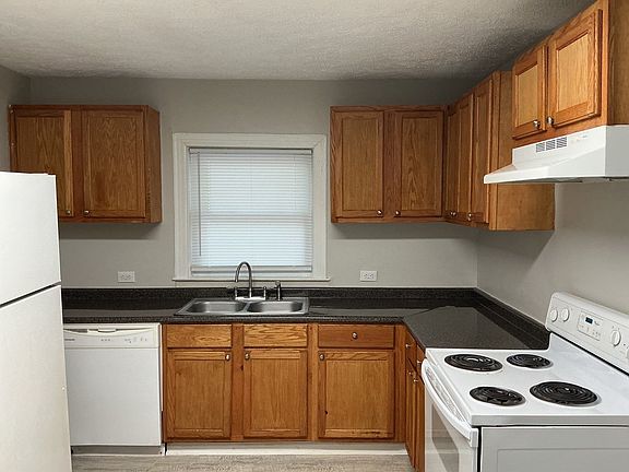3rd image of 38 Green Acres Dr #R
