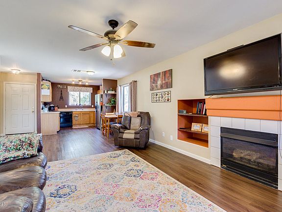 2nd image of 991 E Cowboy Cove Trl