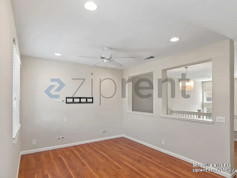 1076 Sapphire Ter — Photo 15