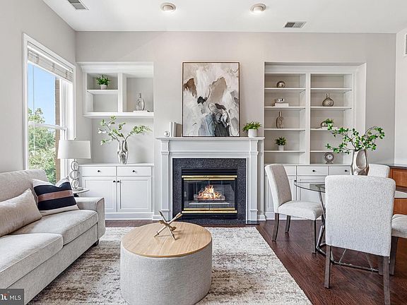 3rd image of 2407 20th St NW #1096