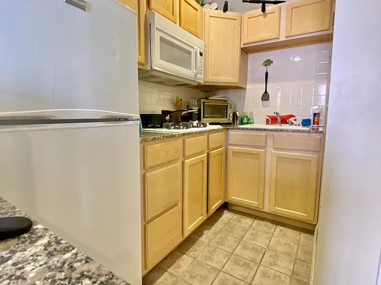 57 Clarendon St #6 — Photo 19