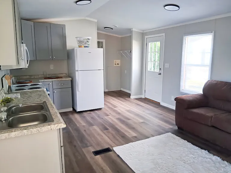 14 Deerwood Park — Photo 2