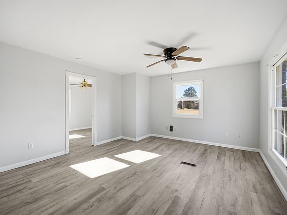 2nd image of 1212 Harris Dr