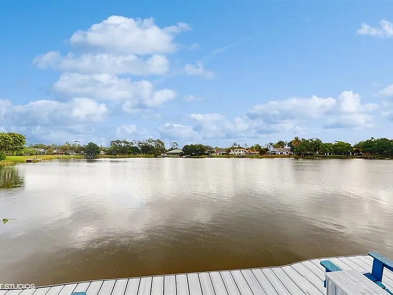 13646 Callington Dr — Photo 34