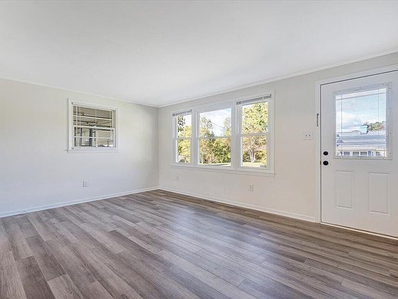 4th image of 102 Oneal Dr