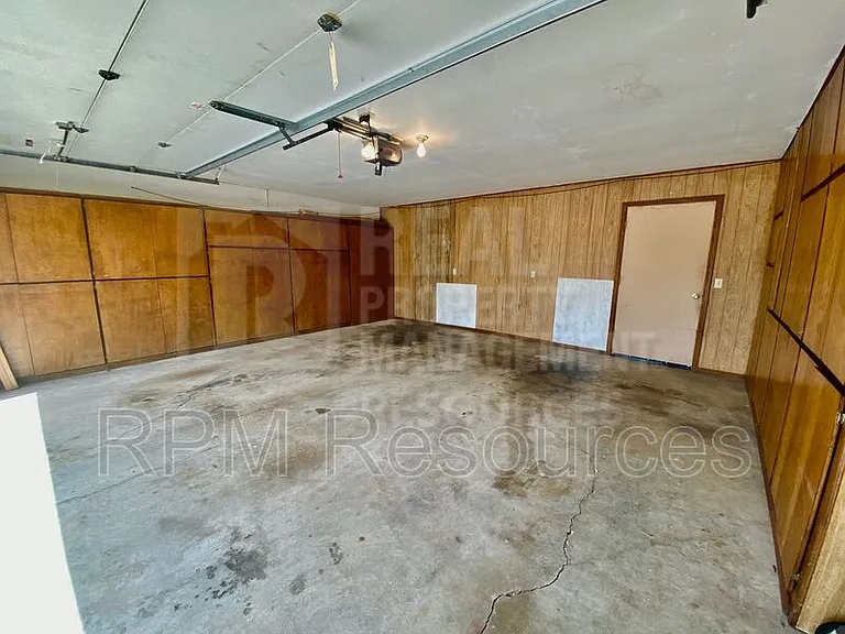 2614 NW 62nd St — Photo 34