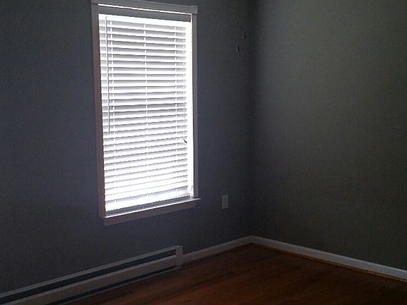 4th image of 161 Little River Dr