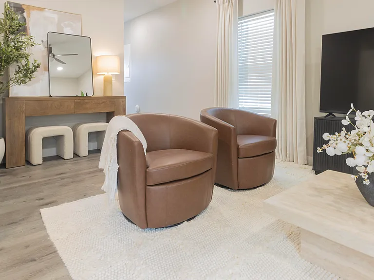 2700 Emery Dr — Photo 8