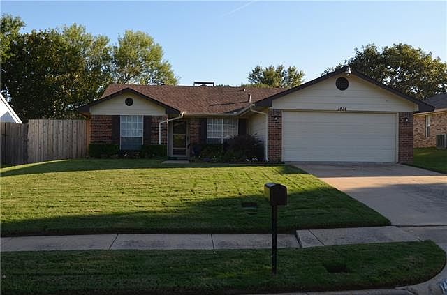 1st image of 1414 Caplin Dr