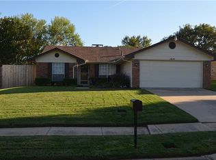 1414 Caplin Dr, Arlington, TX 76018