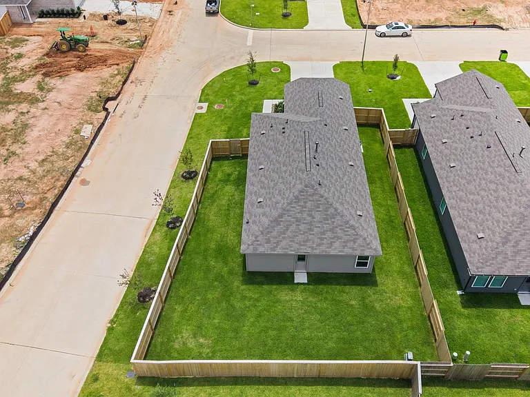 702 Umbrella Tree Dr — Photo 25