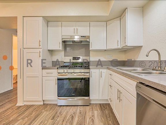 2nd image of 833 S Magnolia Ave APT C