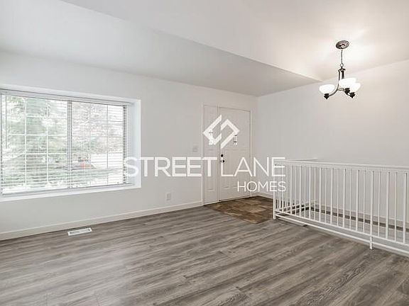 4th image of 3131 W Green Acre Dr