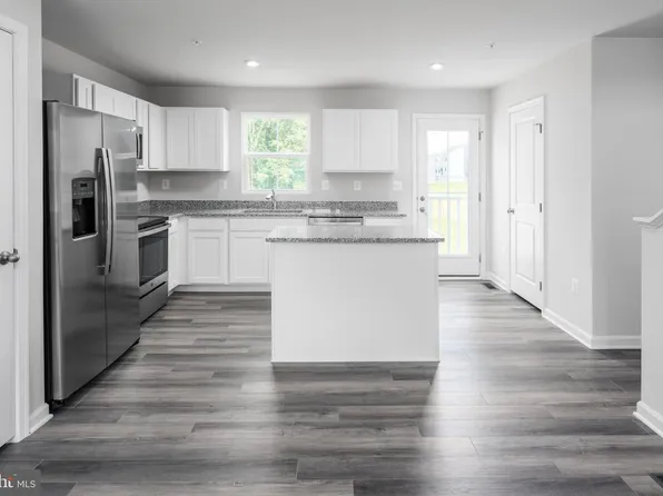 1416 Yeoman Berry Dr, Hagerstown, MD 21740