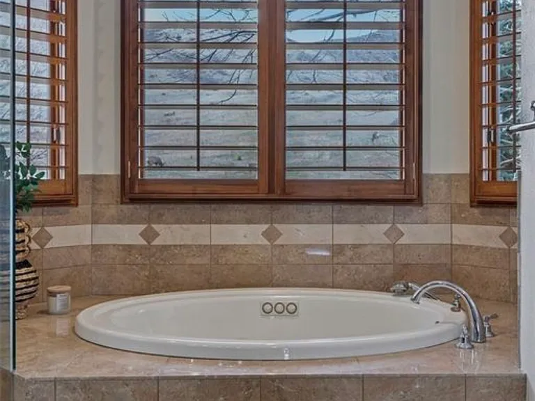 5 Tamarade Dr — Photo 12