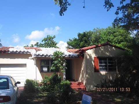 2nd image of 1961 NE 158th St