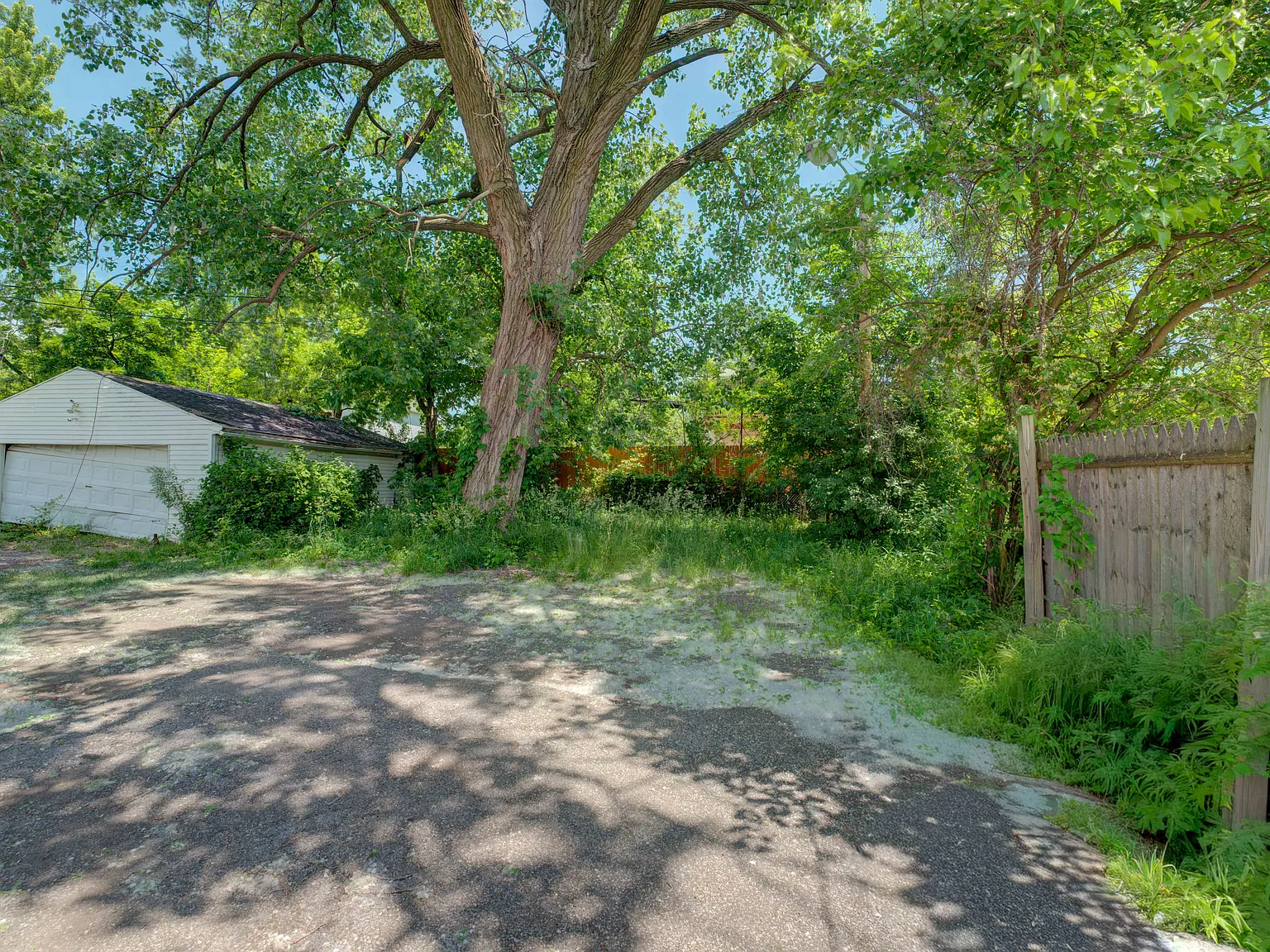 5 bed, 1700 sqft, $1,700 — Photo 2