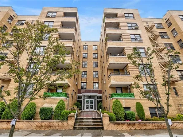 150 W End Ave APT 3R, Brooklyn, NY 11235