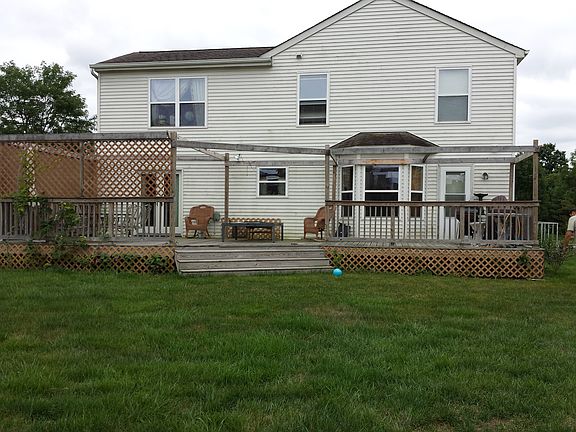 3rd image of 904 Sandrock Ave