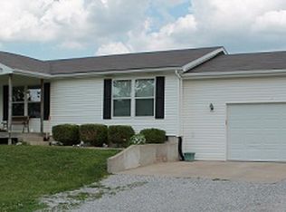 700 Lake Dr, California, MO 65018