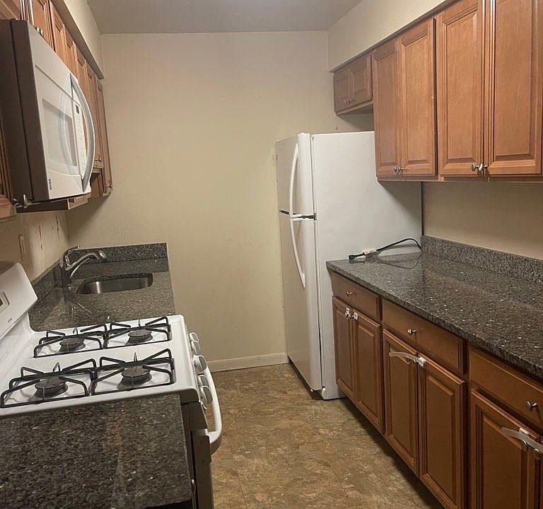 1st image of 753 Mill St APT 9