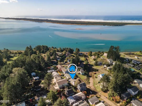 2325 Fleming Ave W, Tillamook, OR 97141