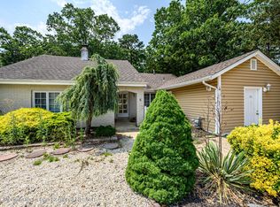 6 Pinecrest Dr, Toms River, NJ 08753