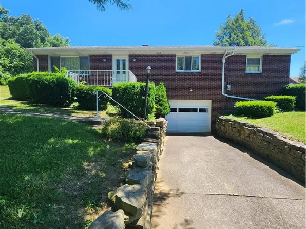 527 Chesnic Dr, Canonsburg, PA 15317