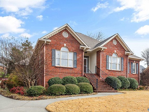 2nd image of 2128 Greenslope Trl NE