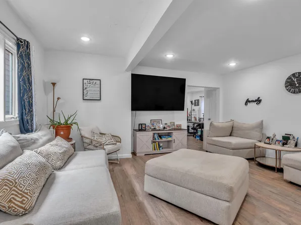 76 West 25th Street image 14 of 21