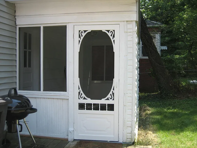 1232 N Taylor St — Photo 40