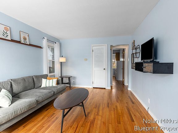 4th image of 1155 Edna St SE