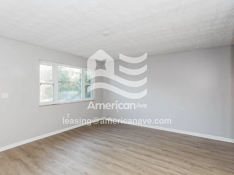 1467974_004_living_room_14120751.jpg