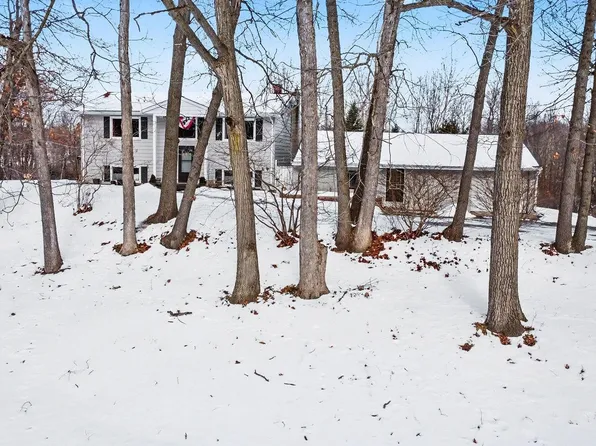 205 Gerst Rd, Leonard, MI 48367