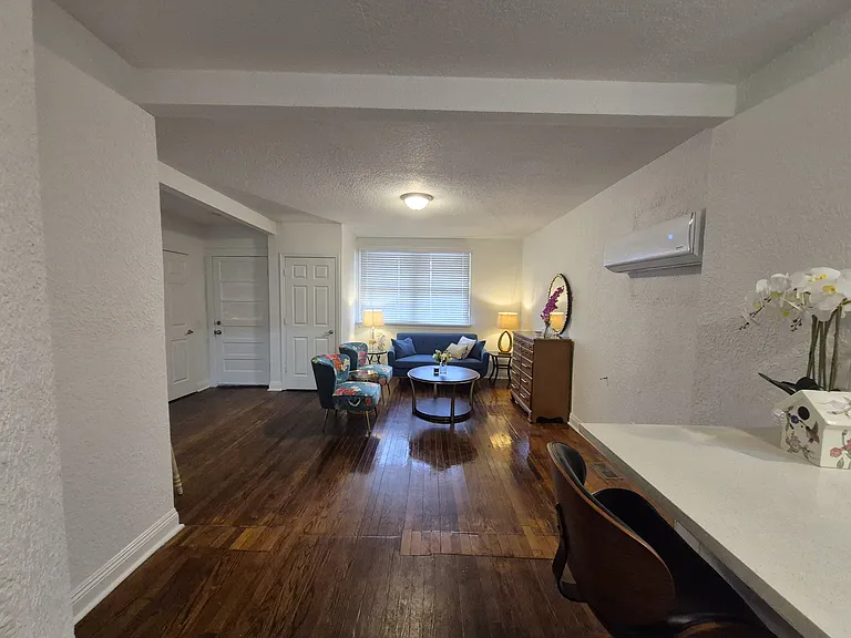 546 Broad St — Photo 8