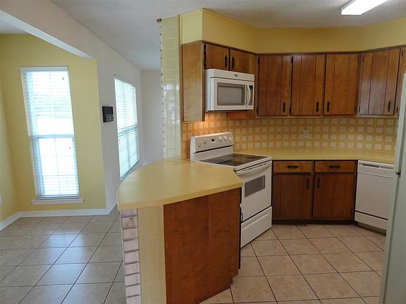 5th image of 6021 Hermitage Dr