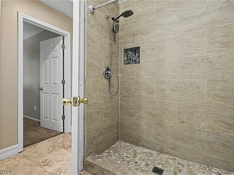 1208 Swanbrooke Dr — Photo 22