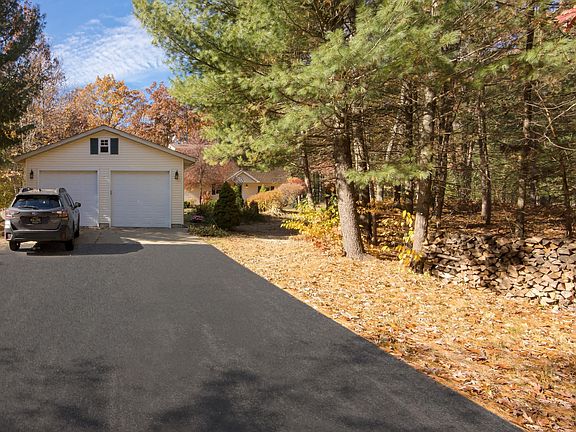 2nd image of 607 Shelly B Ln