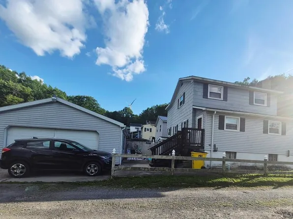 142 Maple St, Sidman, PA 15955