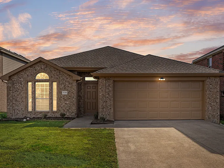 2508 Pioneer Bluffs Rd — Photo 3