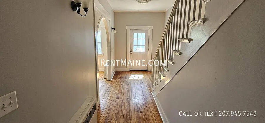 3 bed, 1.5 bath, $2,100 — Photo 2