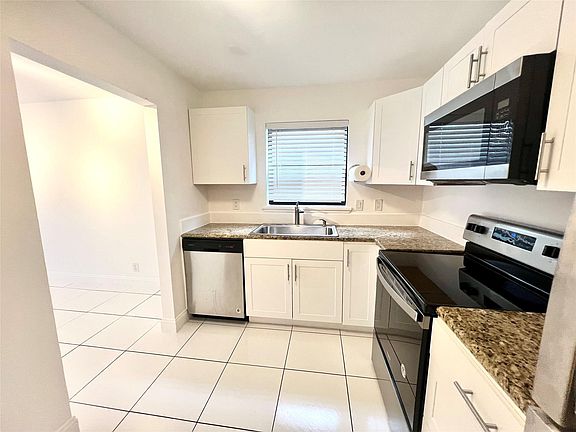 4th image of 4113 NE 21st Terrace #4113