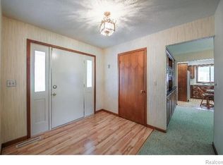 2566 Vivian Rd, Monroe, MI 48162