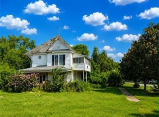 217 E Walnut St, Columbus, KS 66725