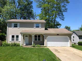 184 S Lyle Ave, Elgin, IL 60123