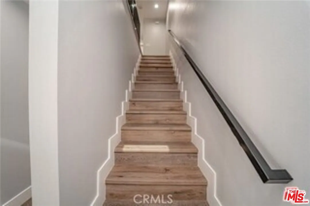 4 bed, 4.5 bath, 4084 sqft, $4,000 — Photo 4