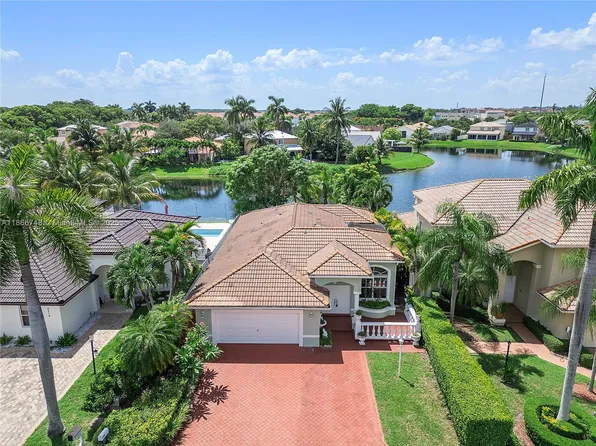9510 SW 164th Ct, Miami, FL 33196