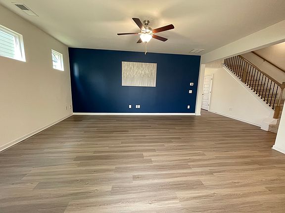 4th image of 3868 Clarington Dr