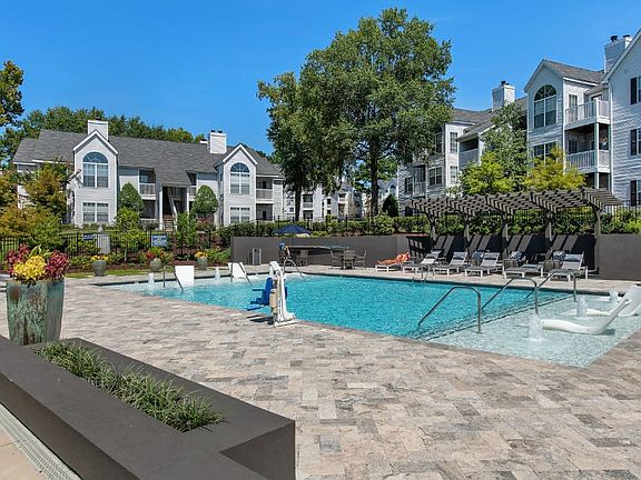 5th image of 100 Heritage Pointe Rd #112B